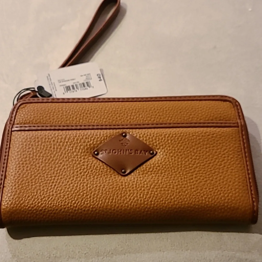 ST. JOHN'S BAY WOMENS BROWN WALLET/WRISTLET